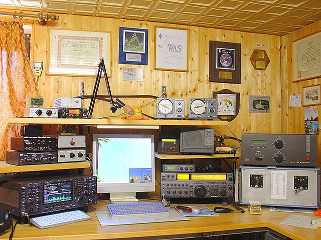 Amateur radio equipment